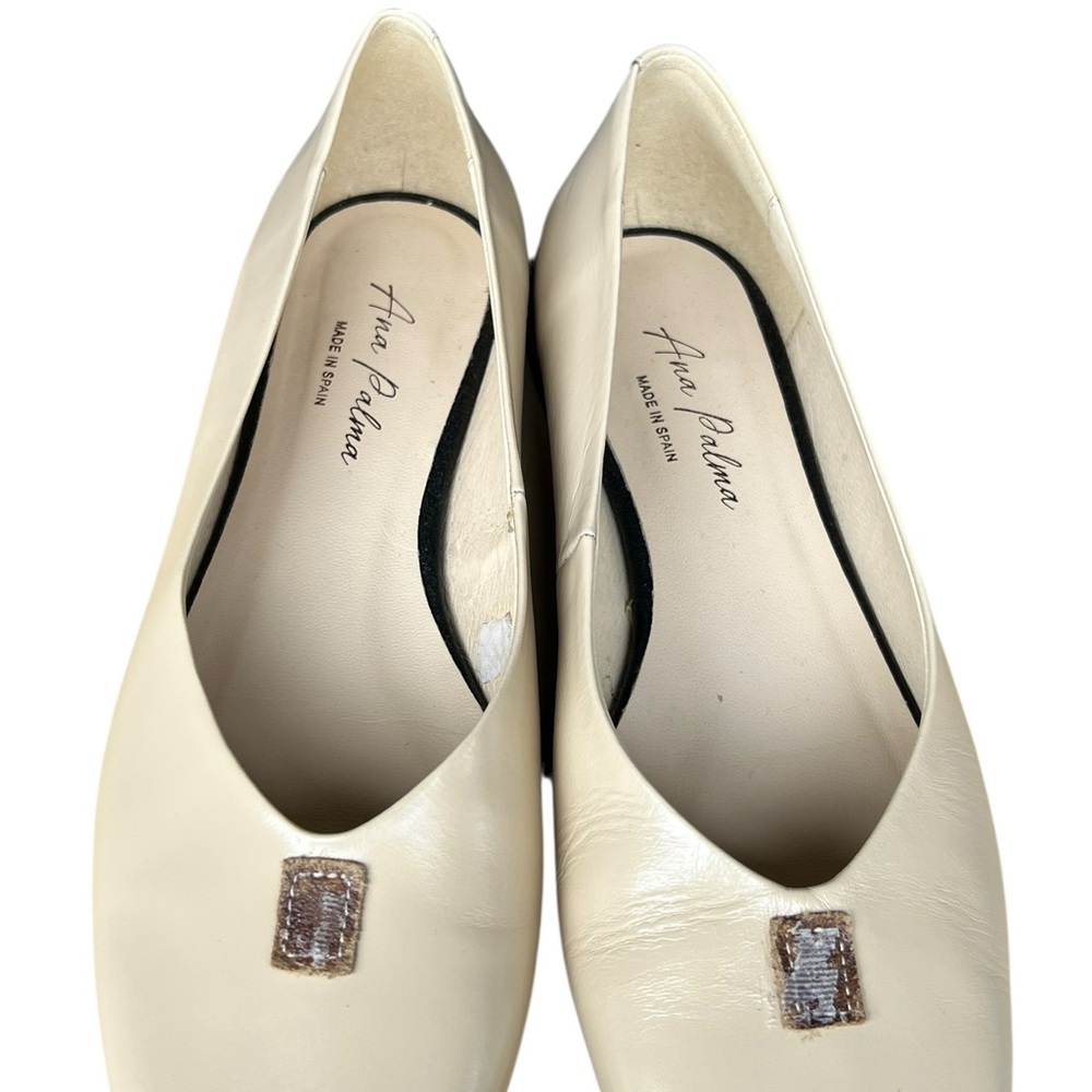 Ana Palma Cream Classic Flats with square heels
